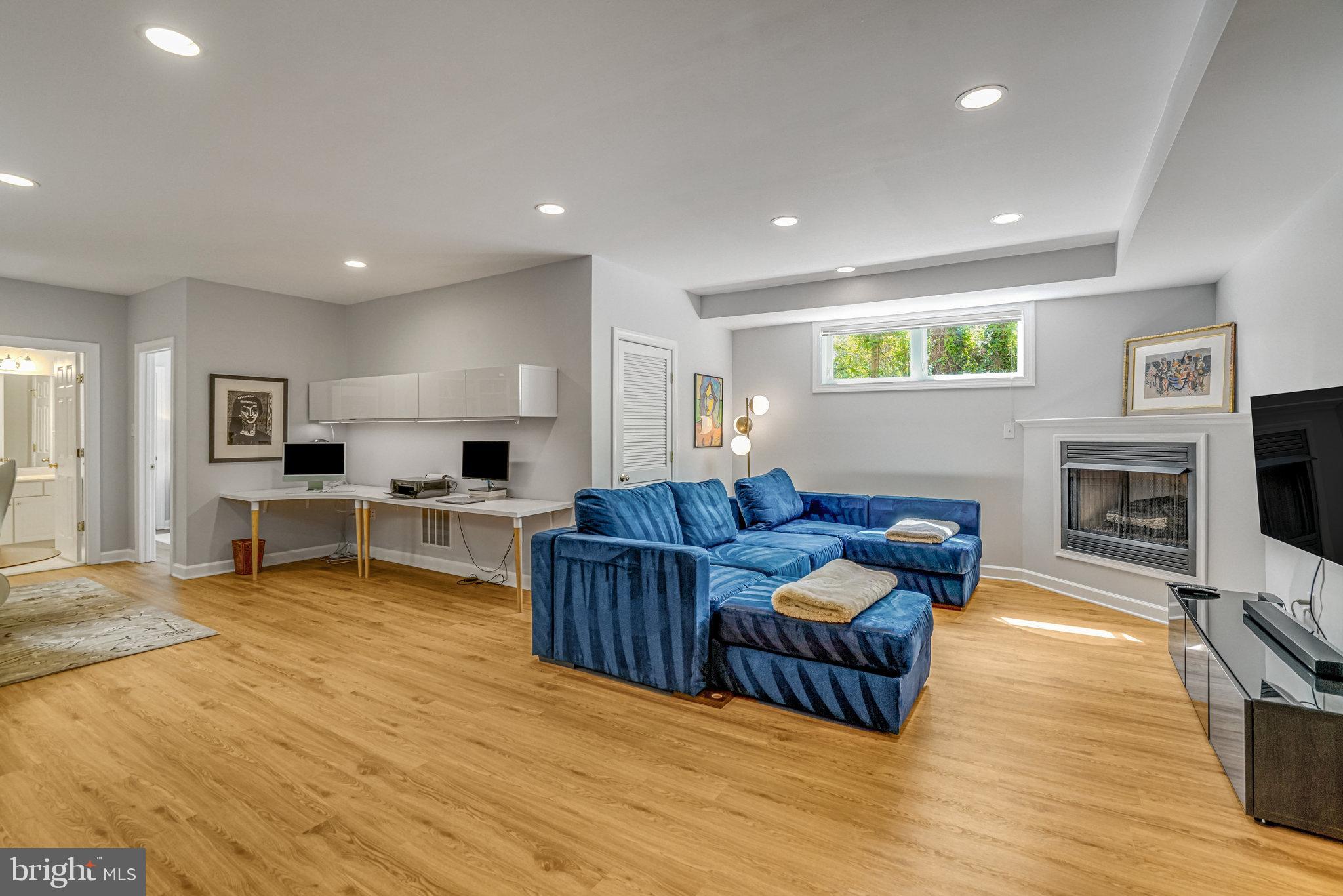 ELLISON HEIGHTS - Residential