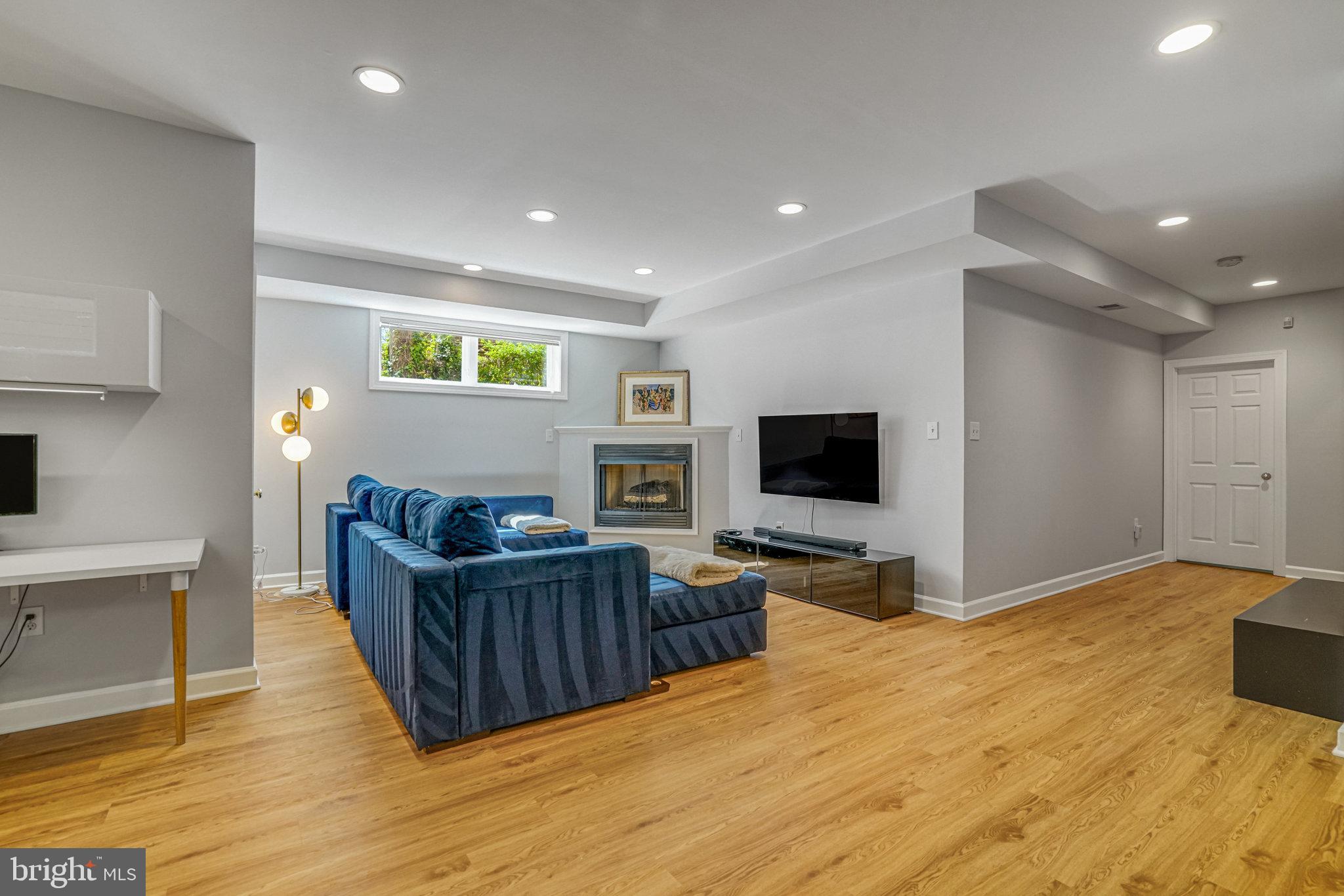 ELLISON HEIGHTS - Residential