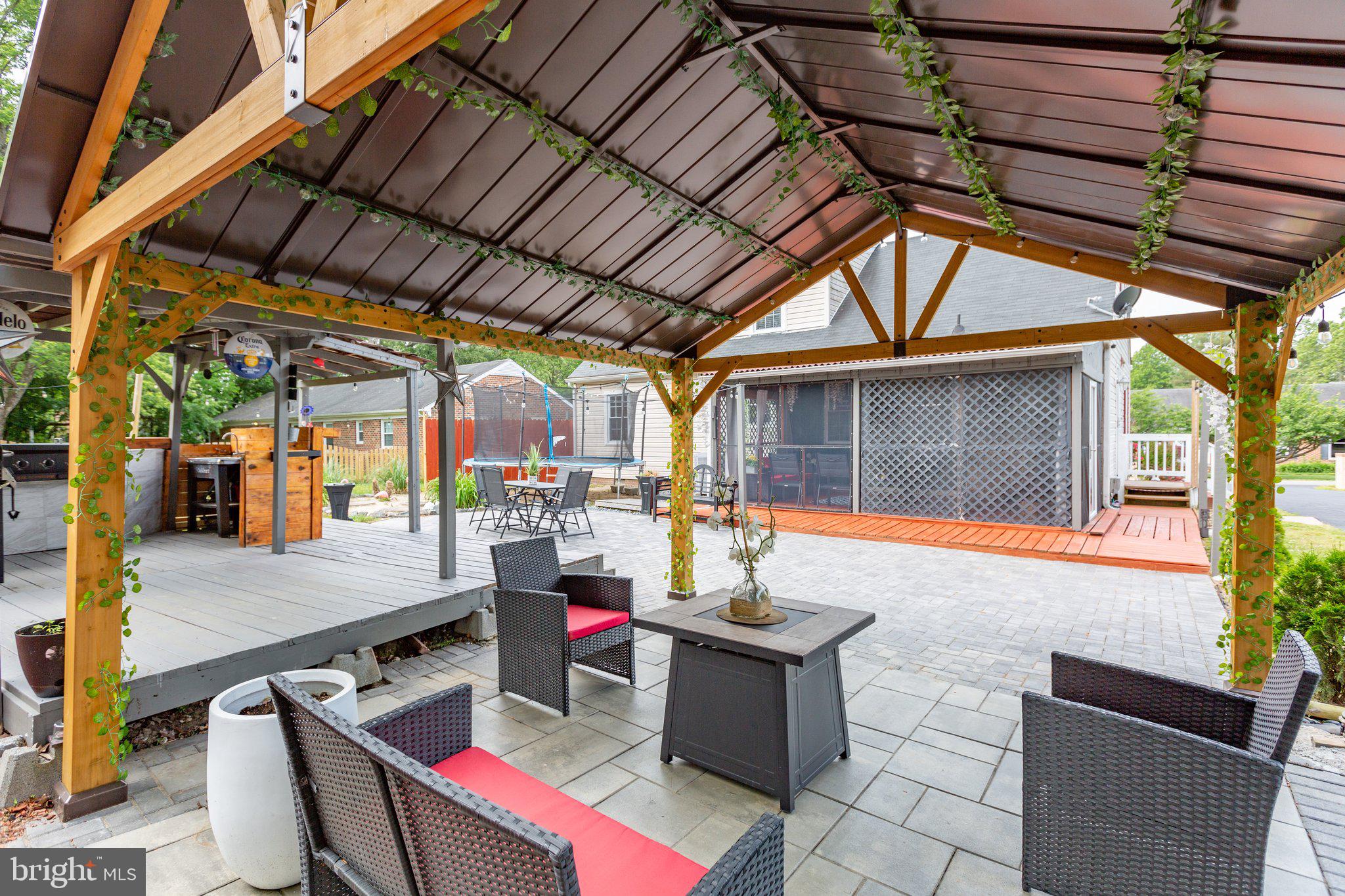 ELLIOT - Residential