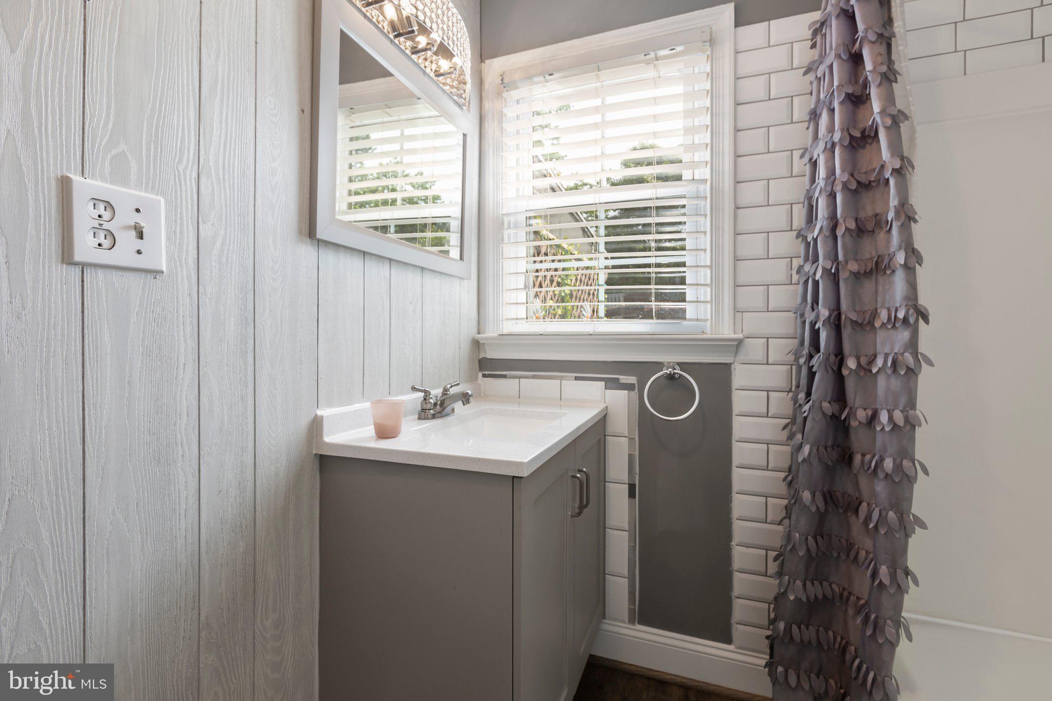 ELLIOT - Residential