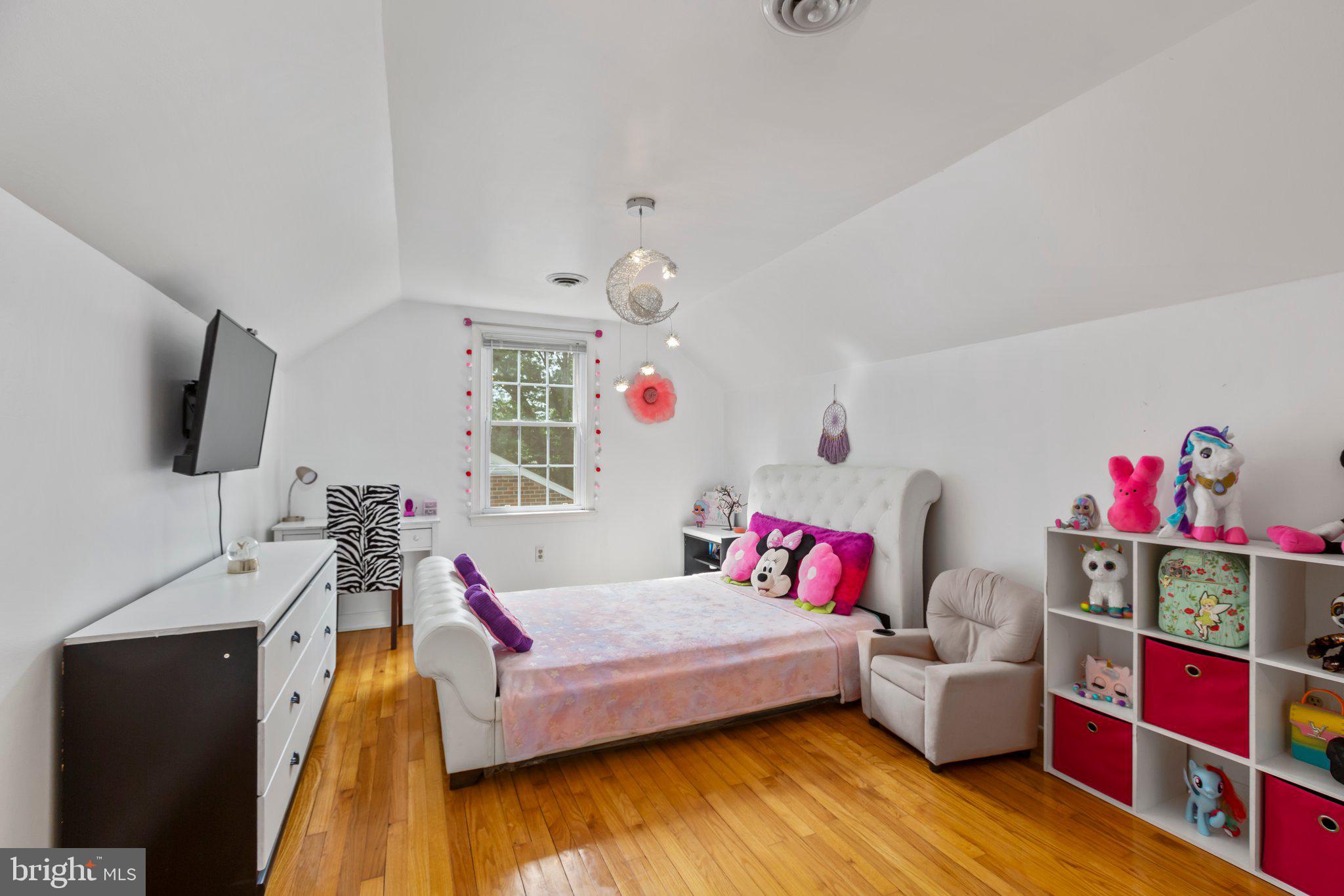 ELLIOT - Residential