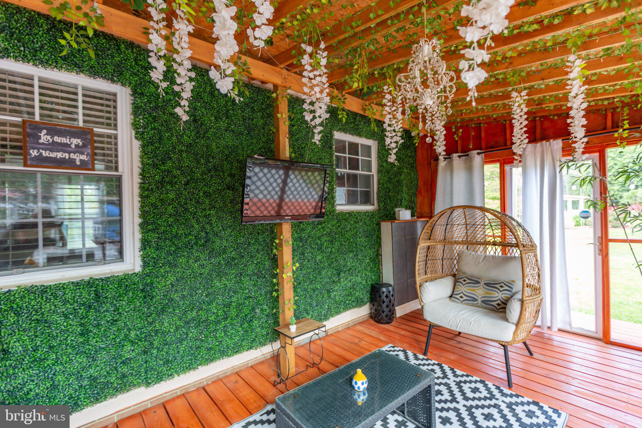 ELLIOT - Residential