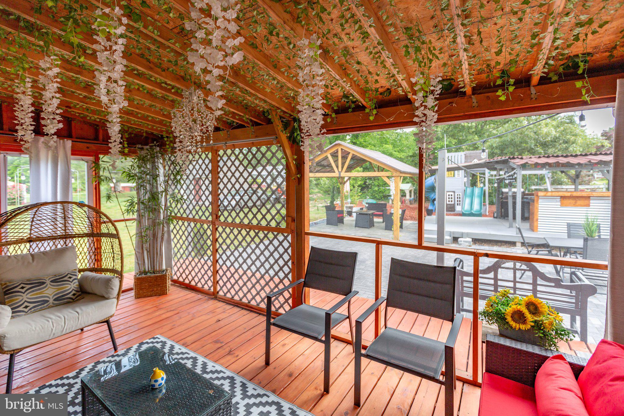 ELLIOT - Residential