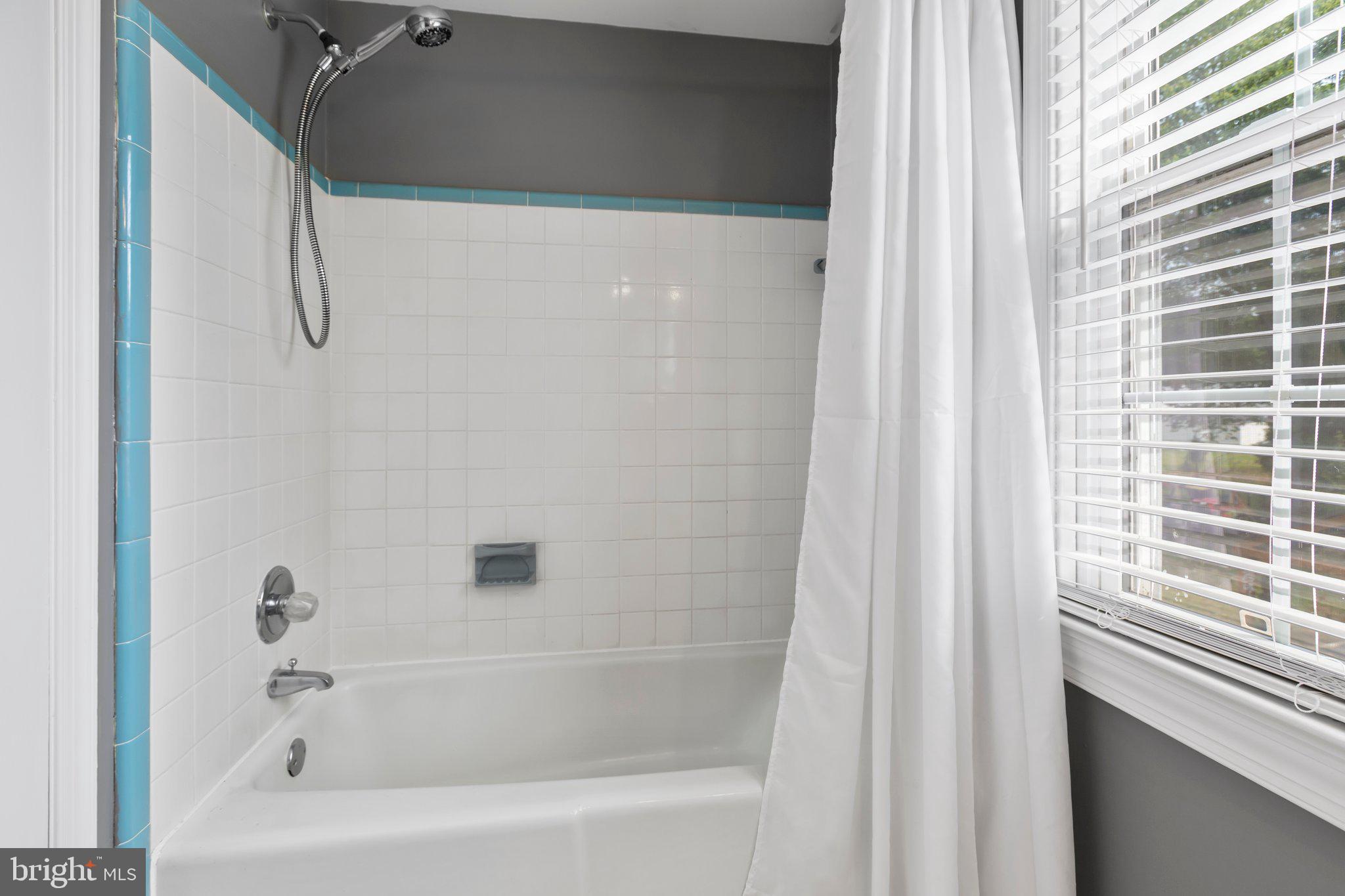 ELLIOT - Residential