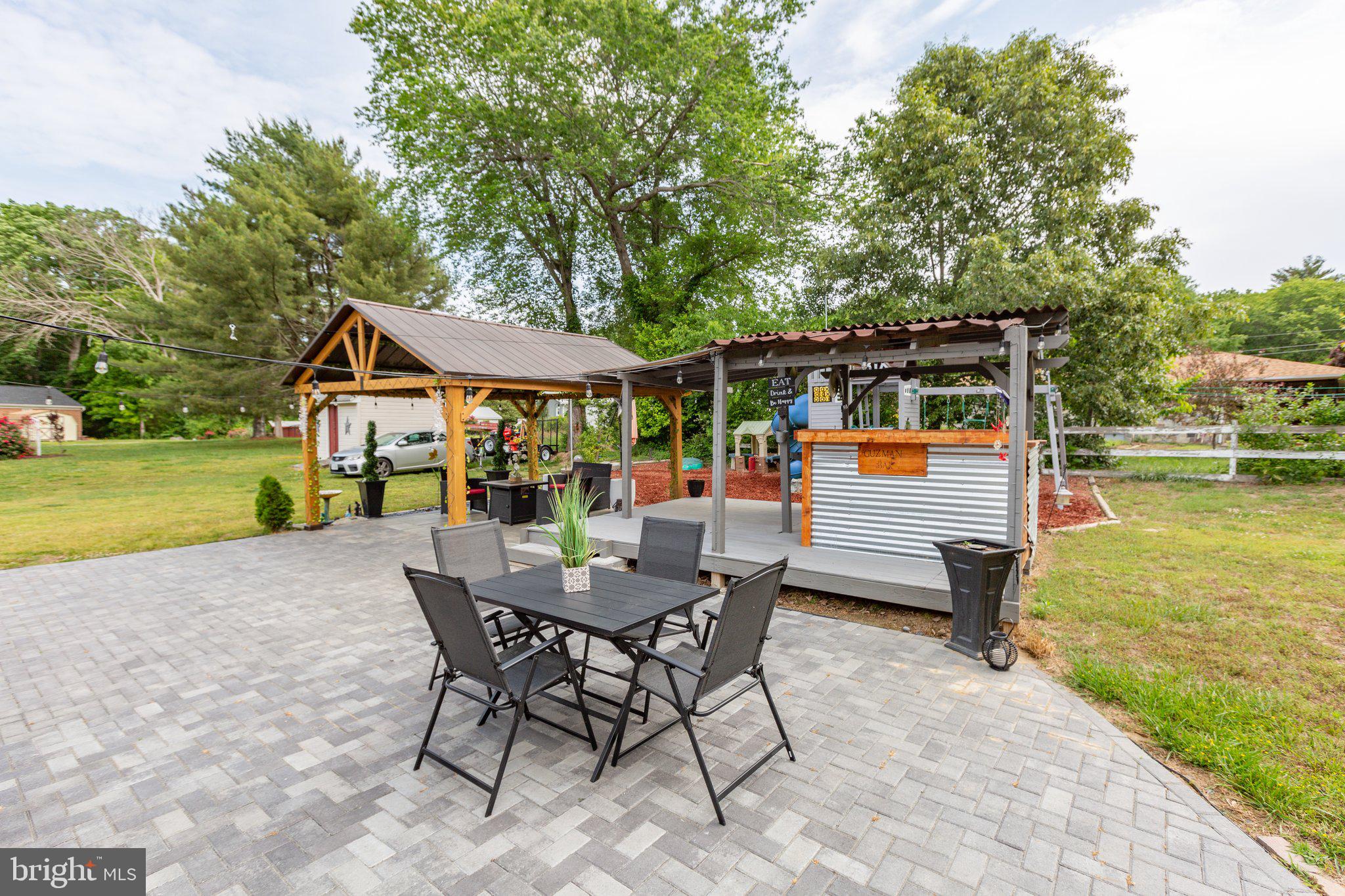 ELLIOT - Residential