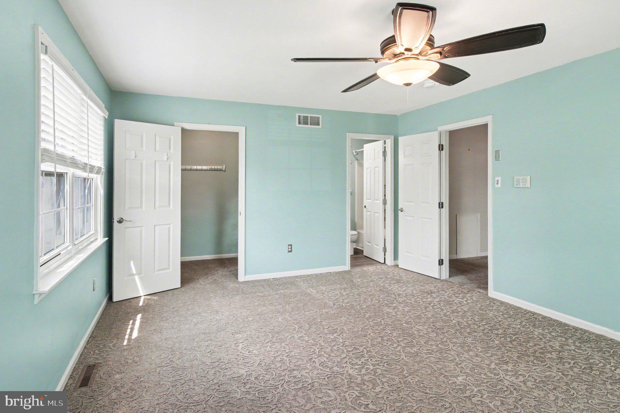 YORKTOWN - Residential