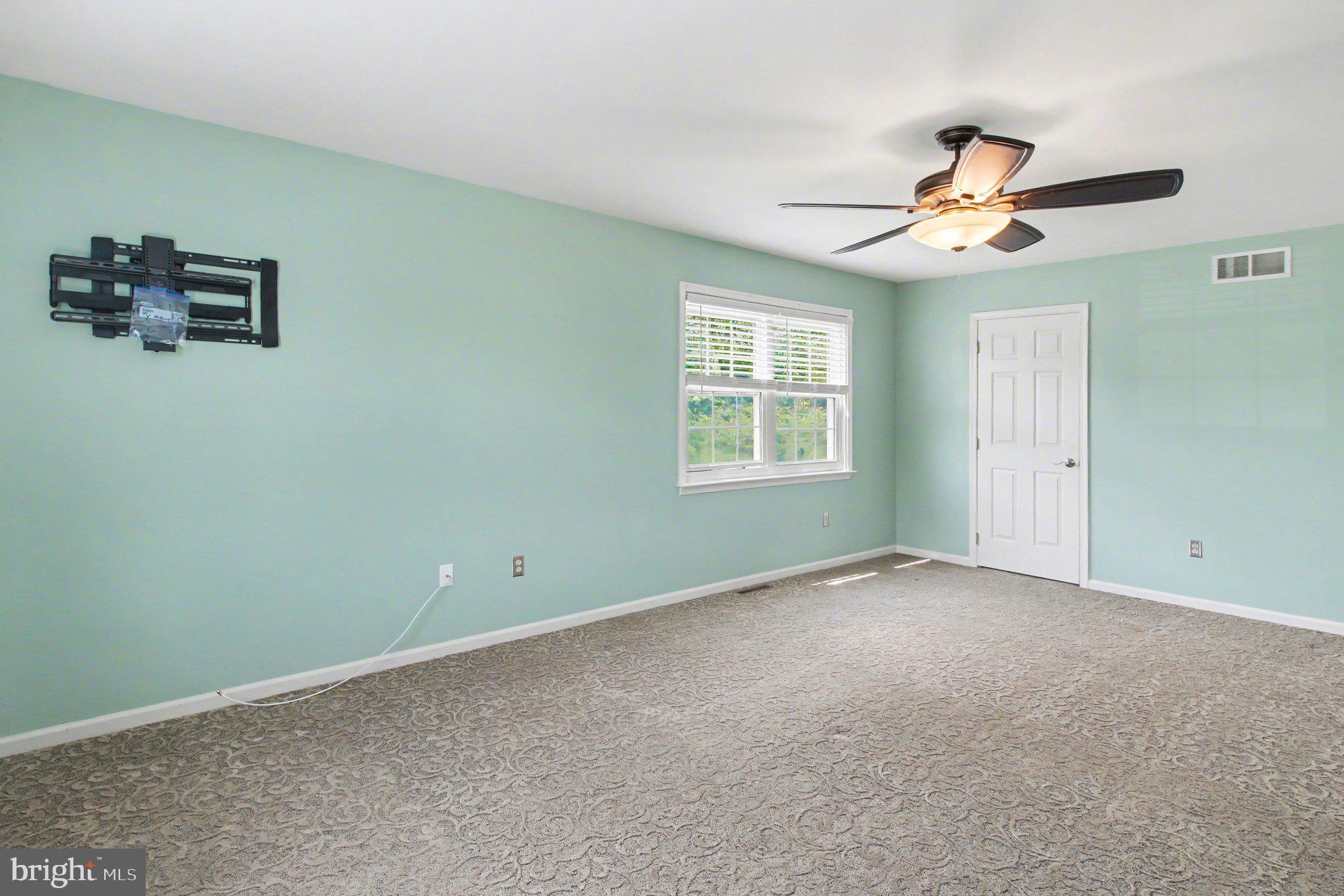 YORKTOWN - Residential