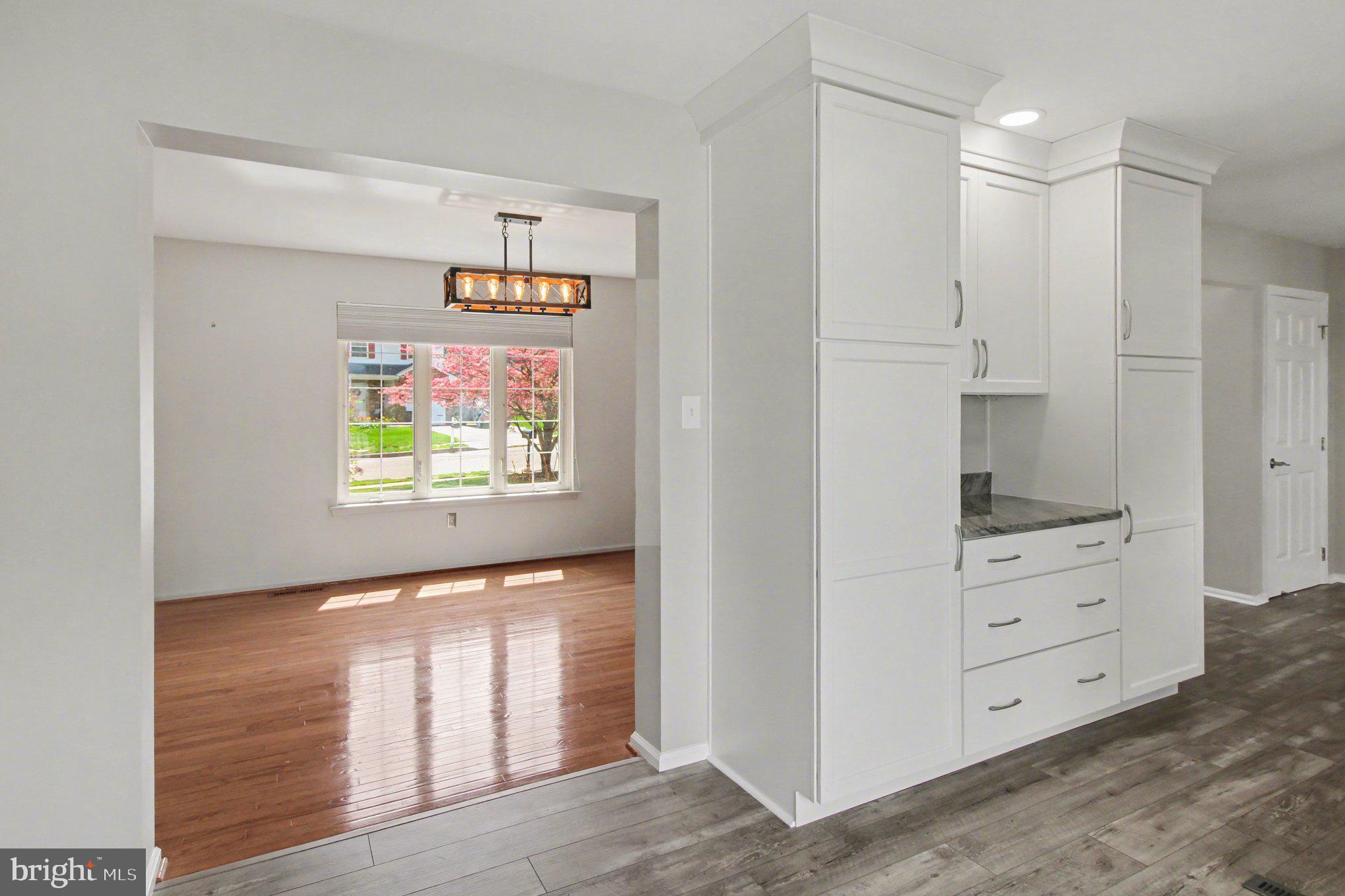 YORKTOWN - Residential