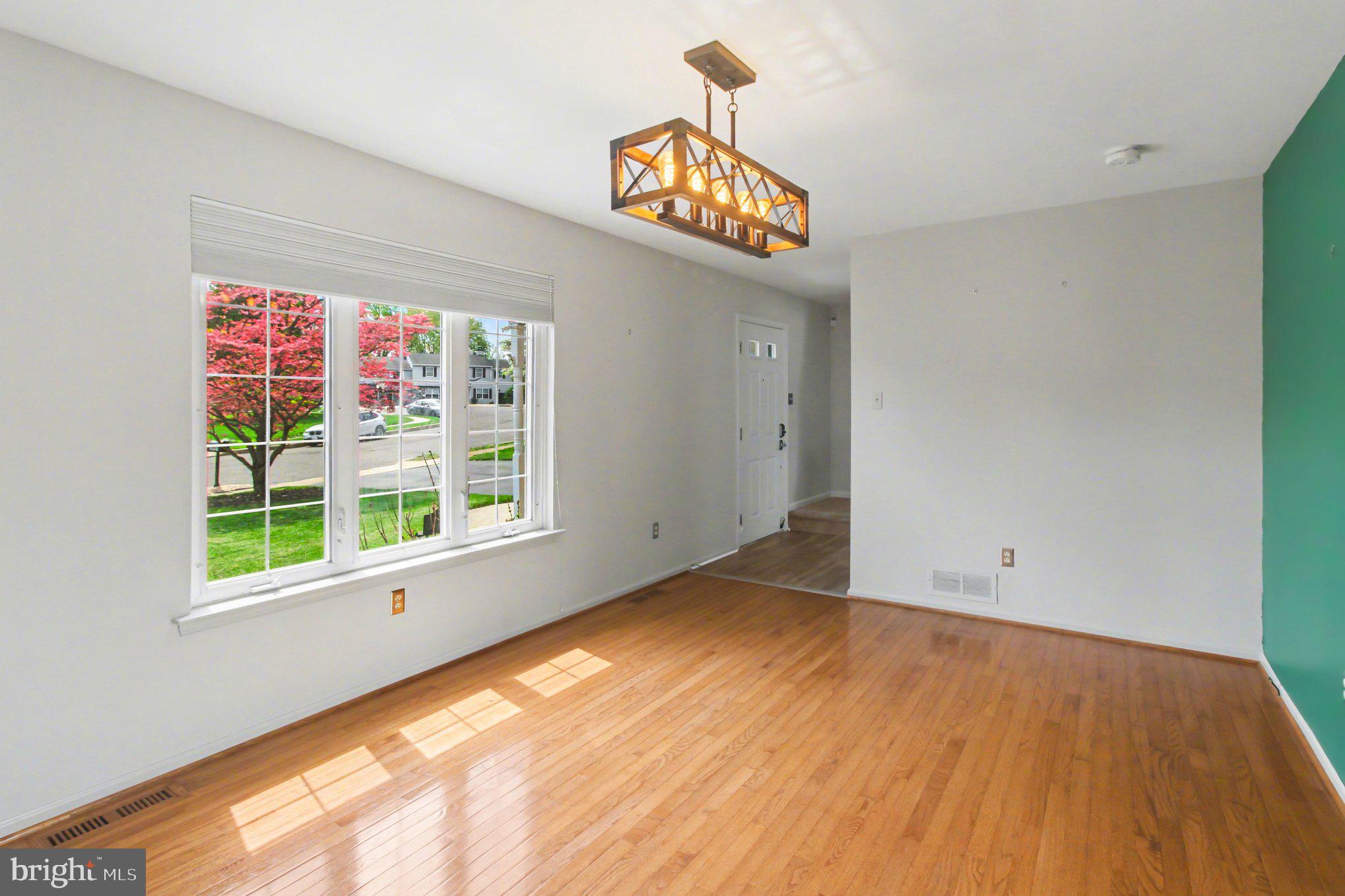 YORKTOWN - Residential