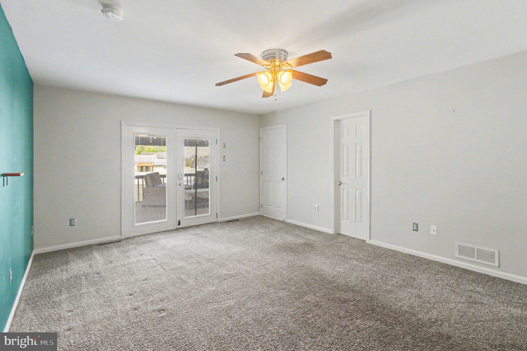 YORKTOWN - Residential