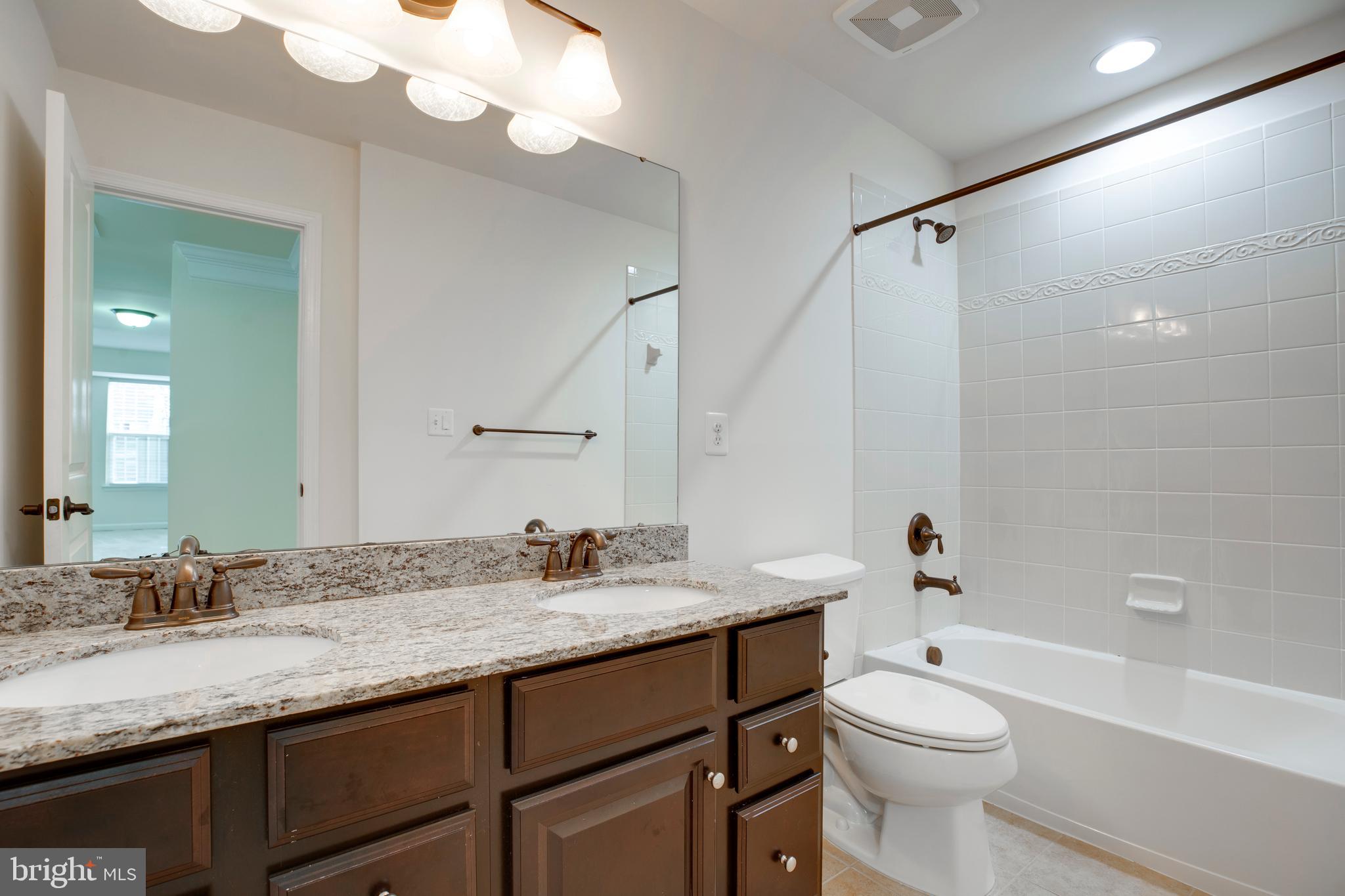 SOUTHGATE - Residential