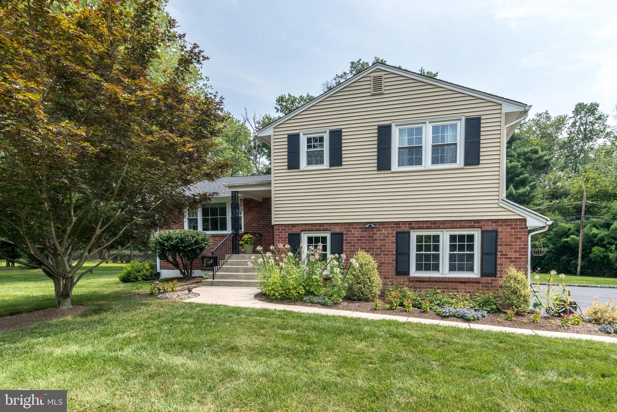 884 PARKWOOD ROAD