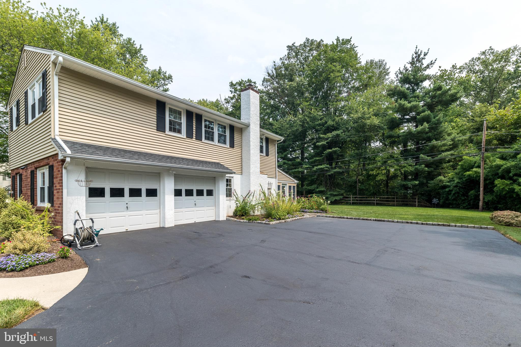 884 PARKWOOD ROAD