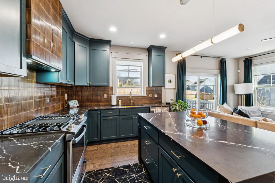 DEANWOOD PARK - Residential