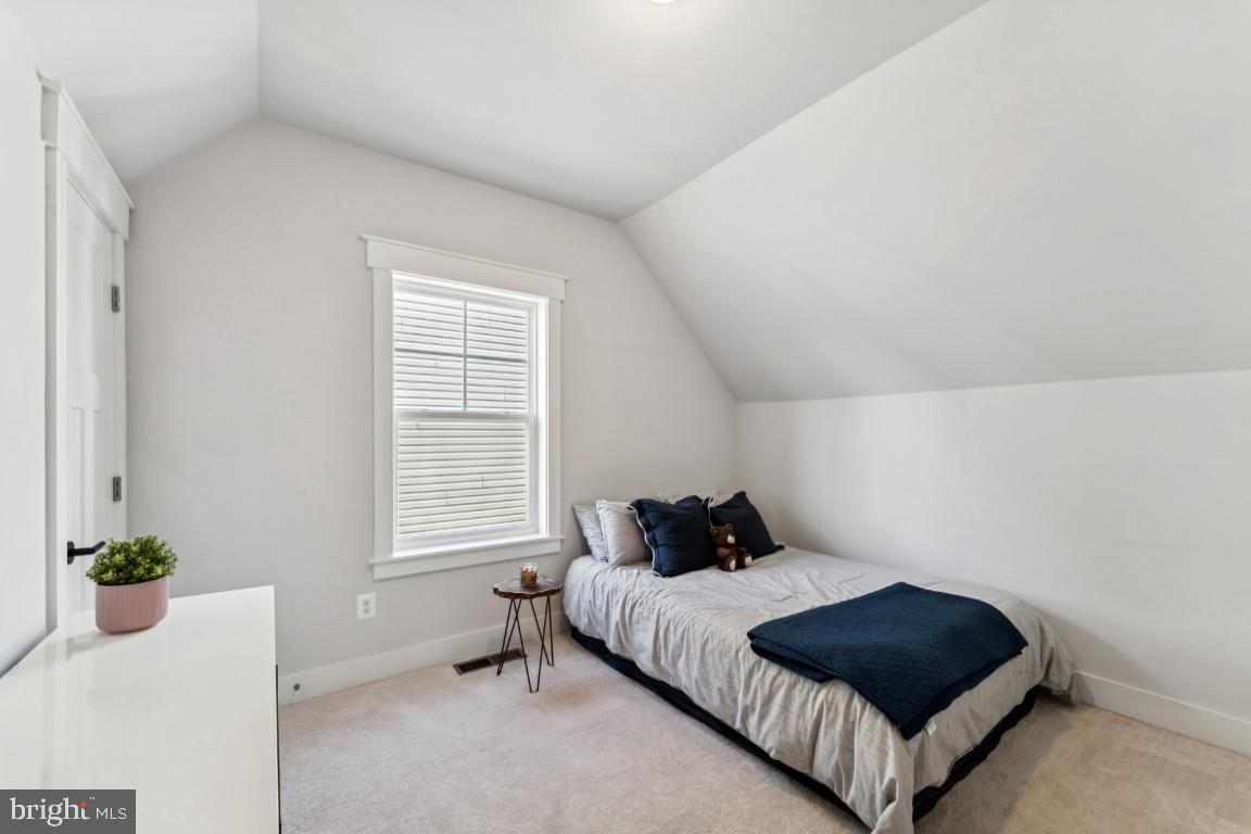 DEANWOOD PARK - Residential