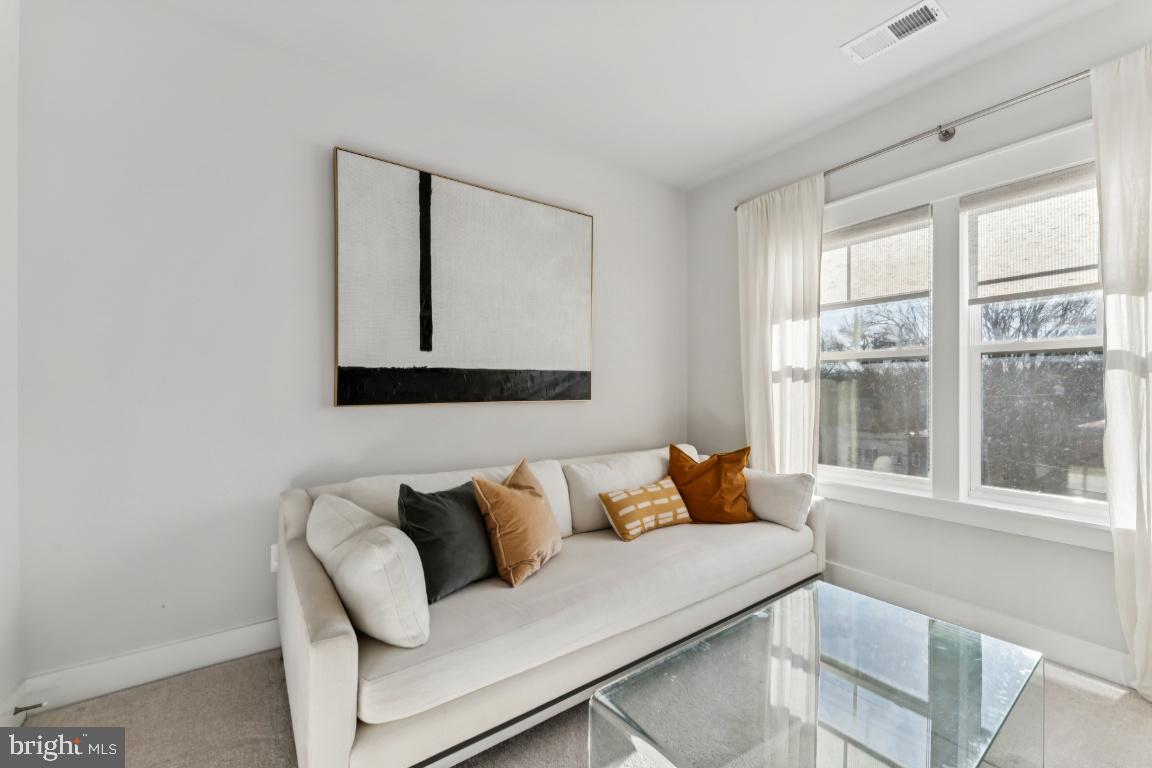 DEANWOOD PARK - Residential