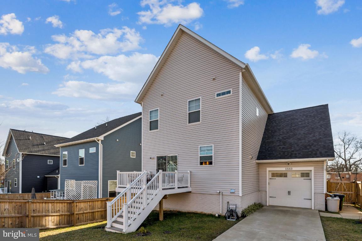 DEANWOOD PARK - Residential