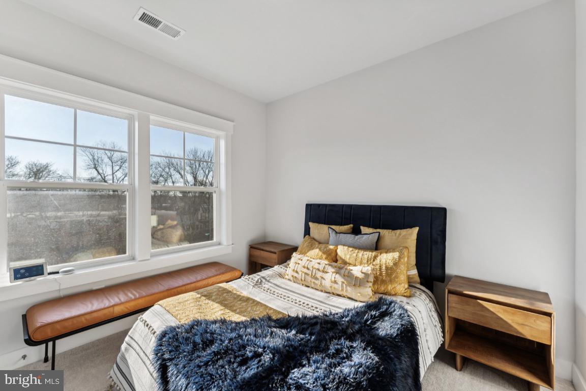 DEANWOOD PARK - Residential