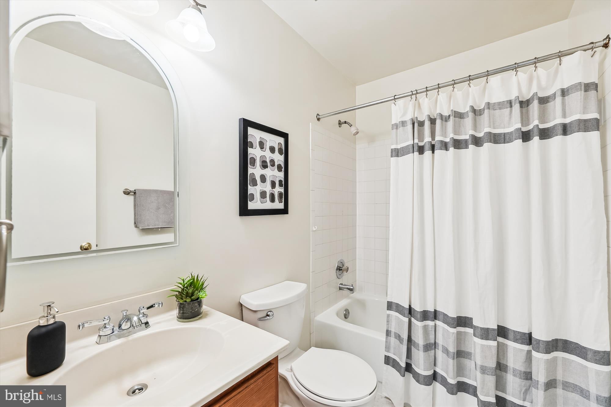 KINGS GLENN - Residential Lease