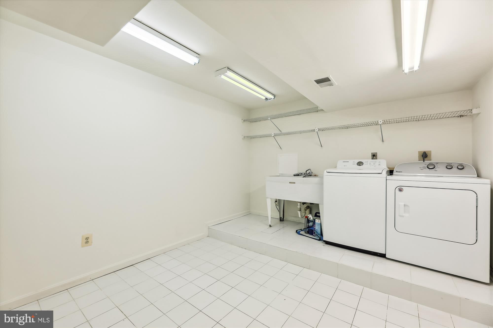 KINGS GLENN - Residential Lease