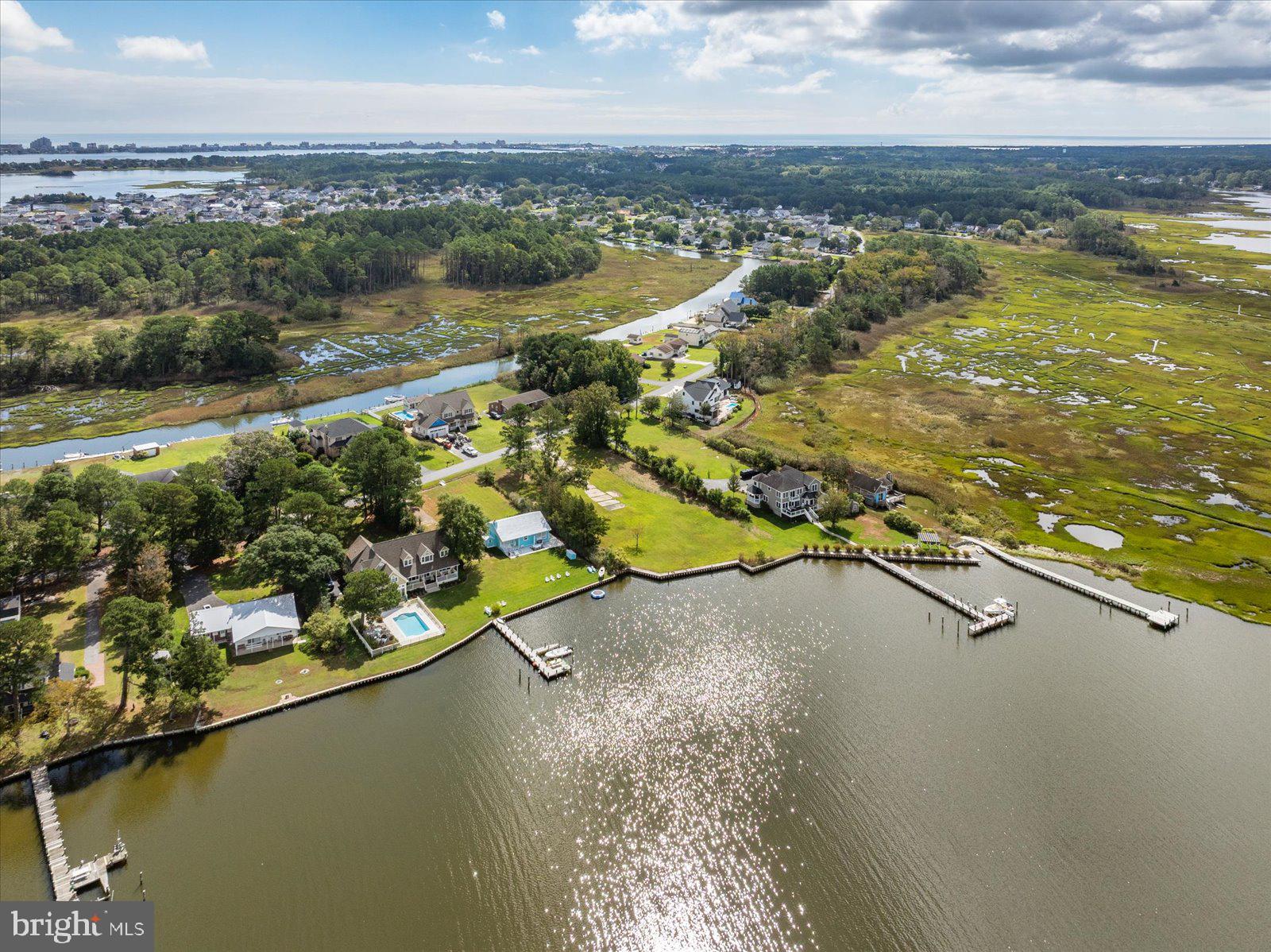 CAPE ISLE OF WIGHT - Land