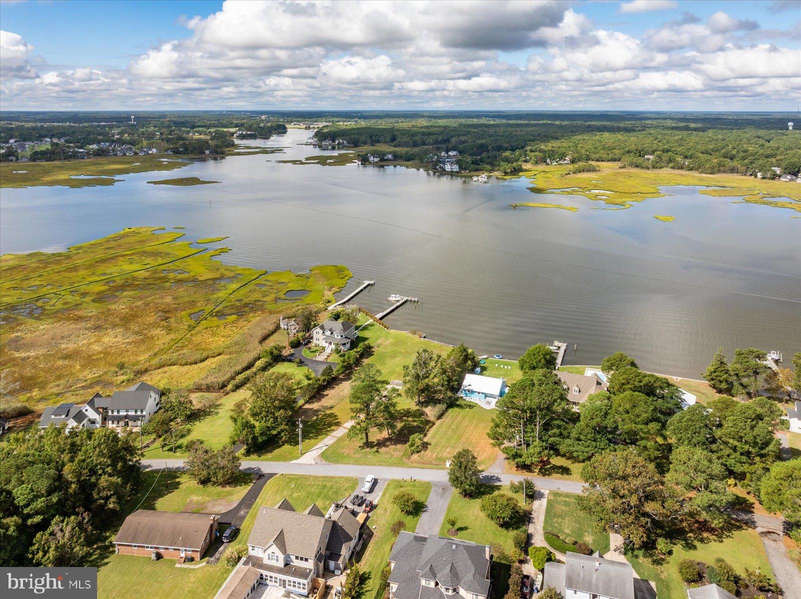 CAPE ISLE OF WIGHT - Land