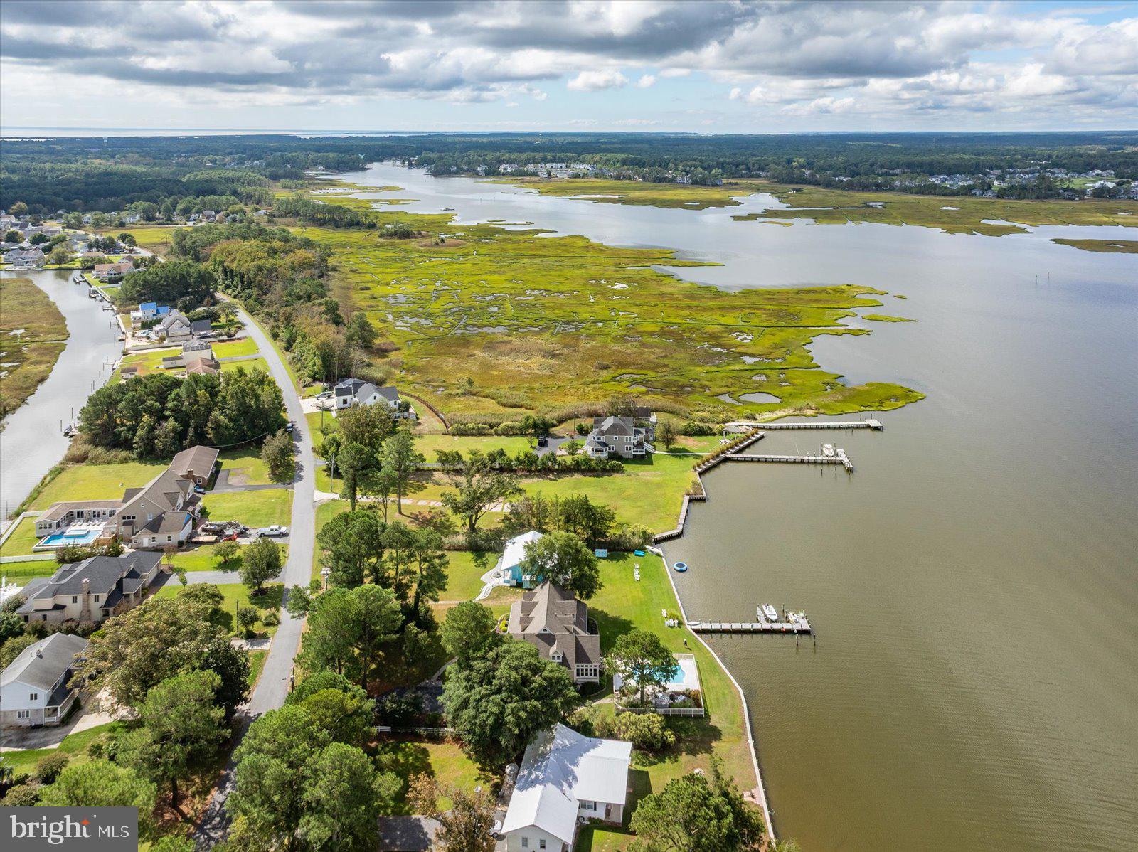 CAPE ISLE OF WIGHT - Land