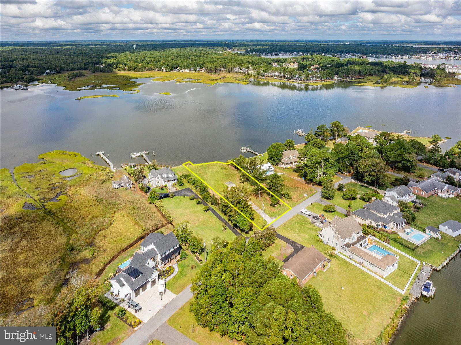 CAPE ISLE OF WIGHT - Land