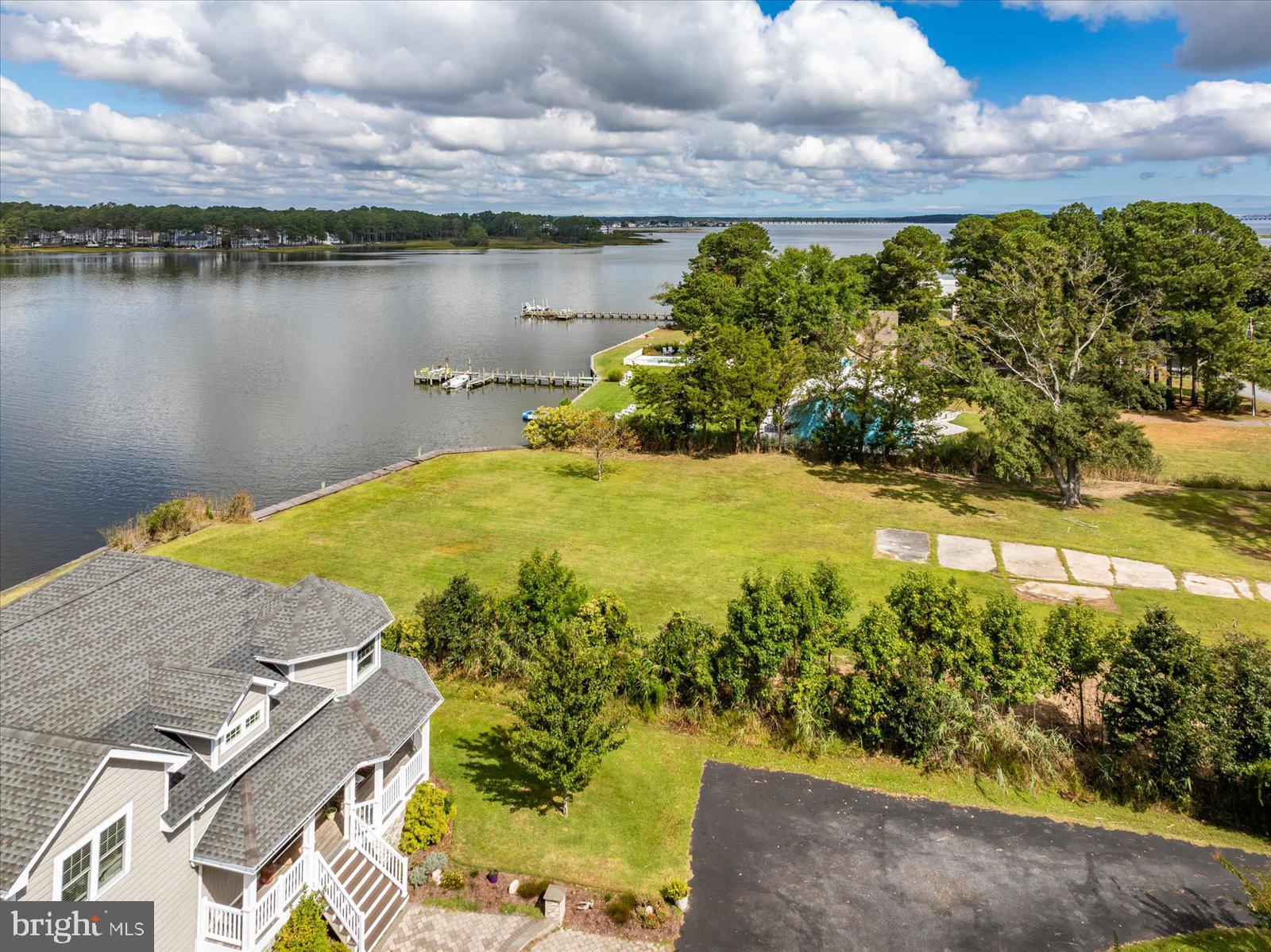 CAPE ISLE OF WIGHT - Land