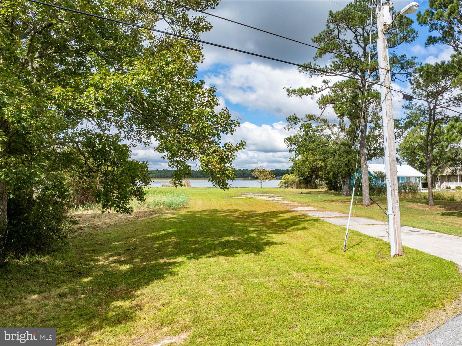 CAPE ISLE OF WIGHT - Land