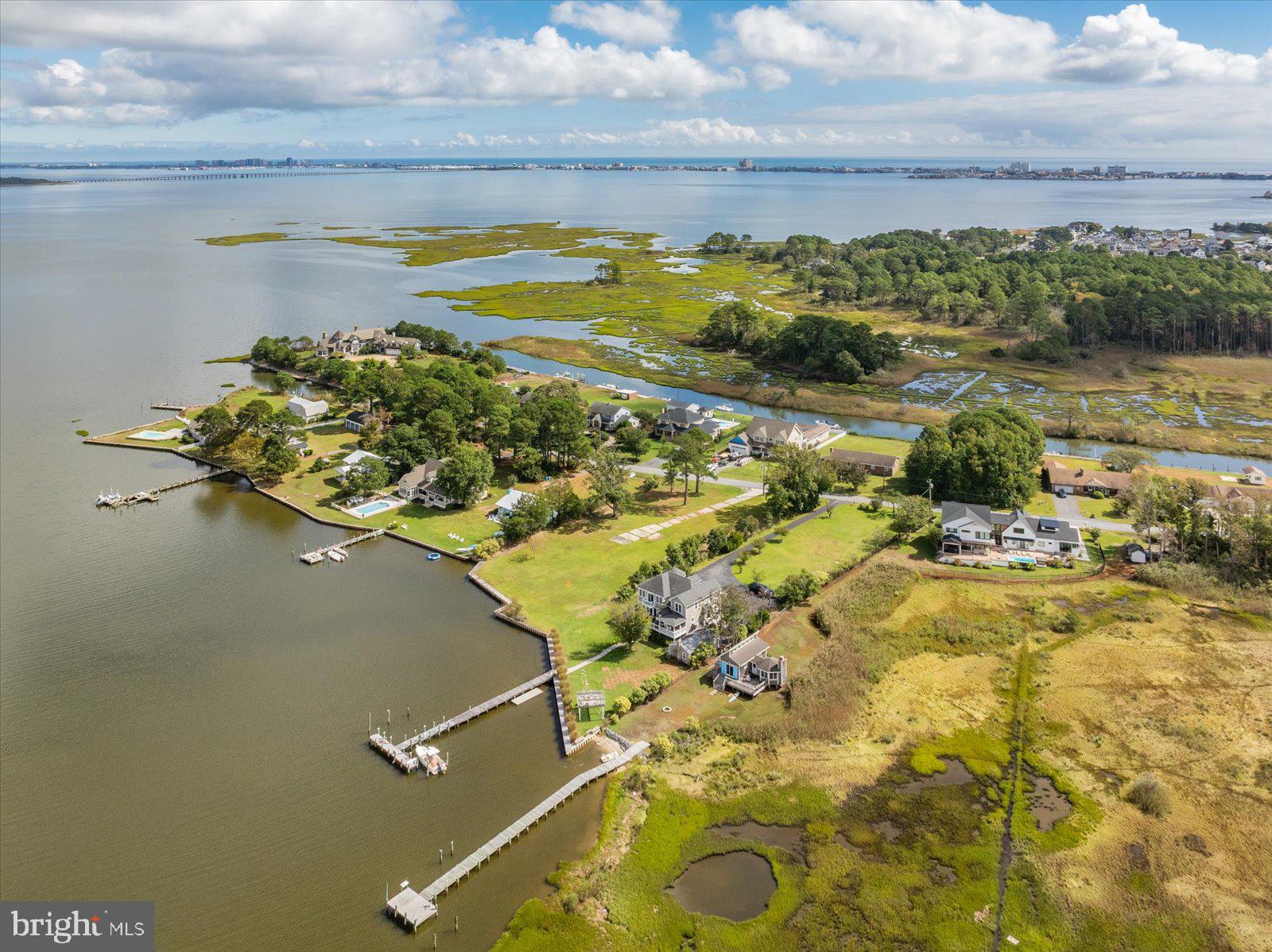 CAPE ISLE OF WIGHT - Land