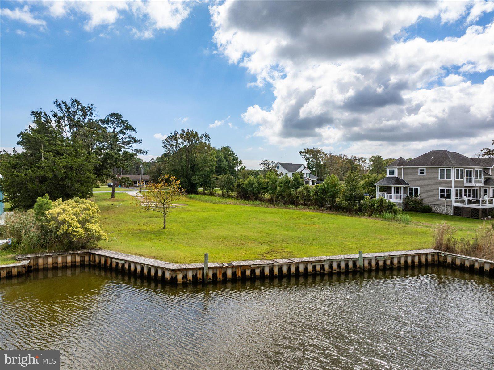 CAPE ISLE OF WIGHT - Land