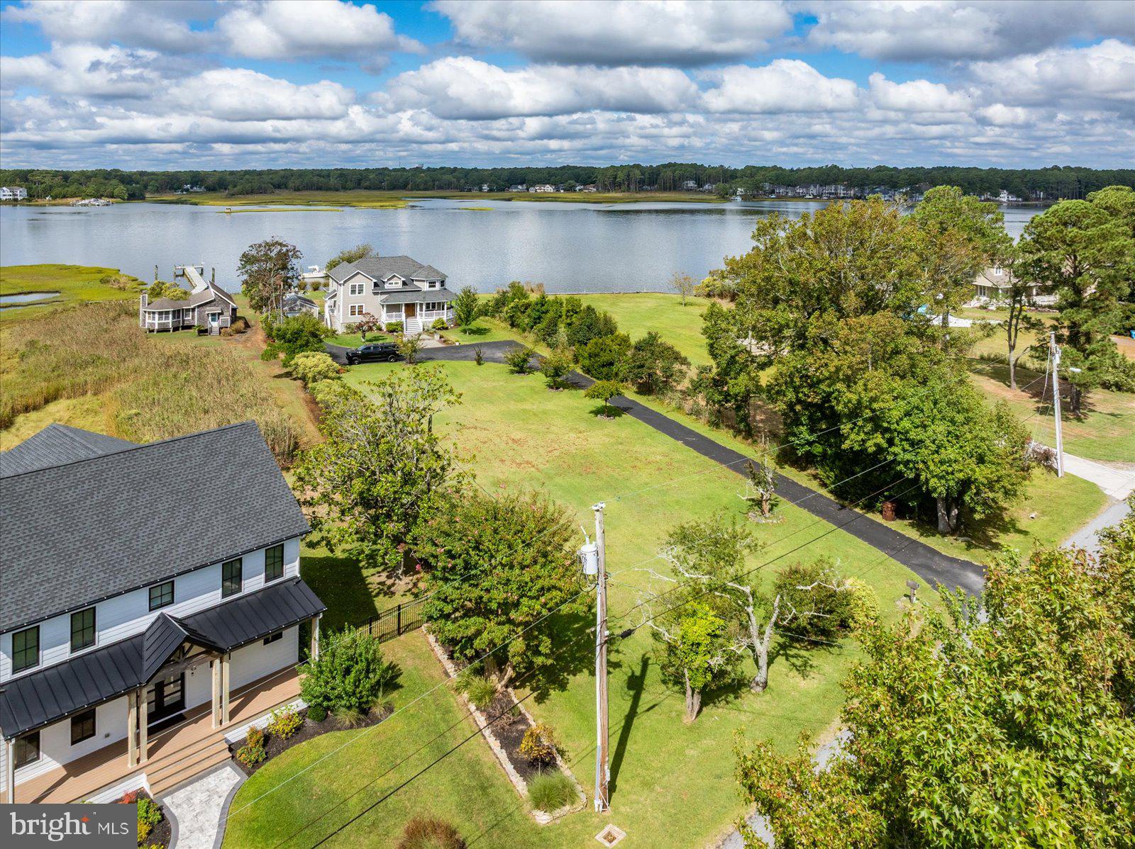 CAPE ISLE OF WIGHT - Land