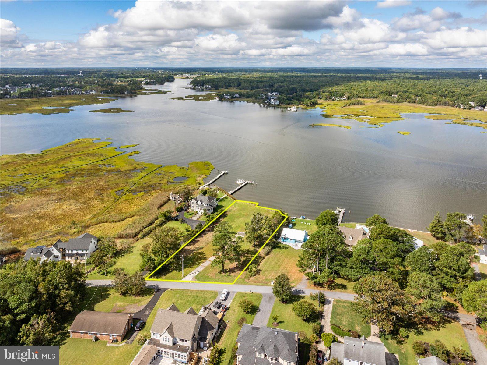 CAPE ISLE OF WIGHT - Land