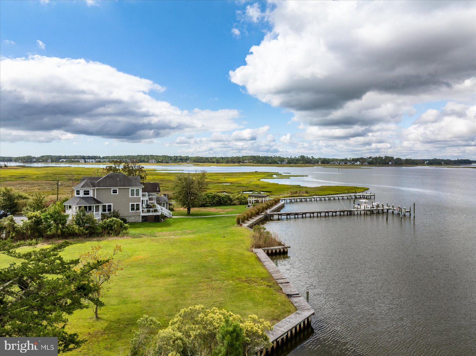 CAPE ISLE OF WIGHT - Land