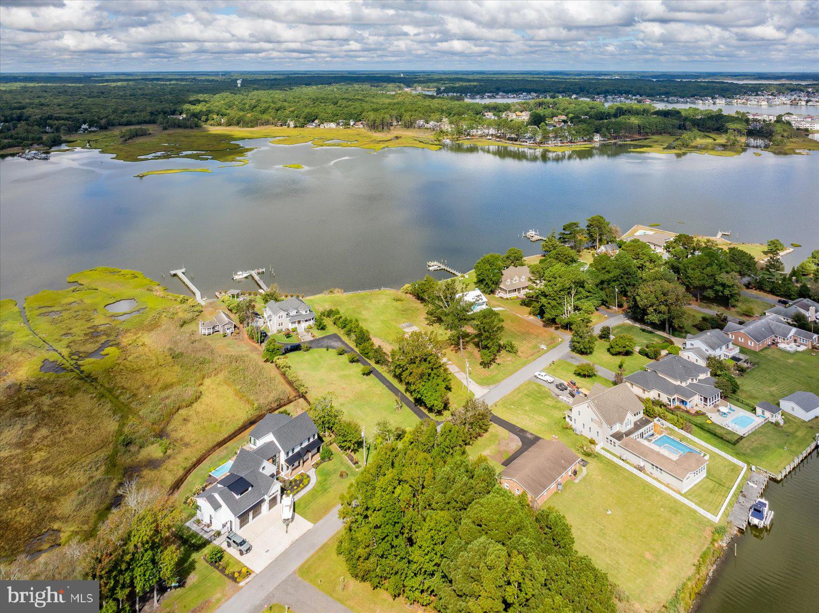 CAPE ISLE OF WIGHT - Land