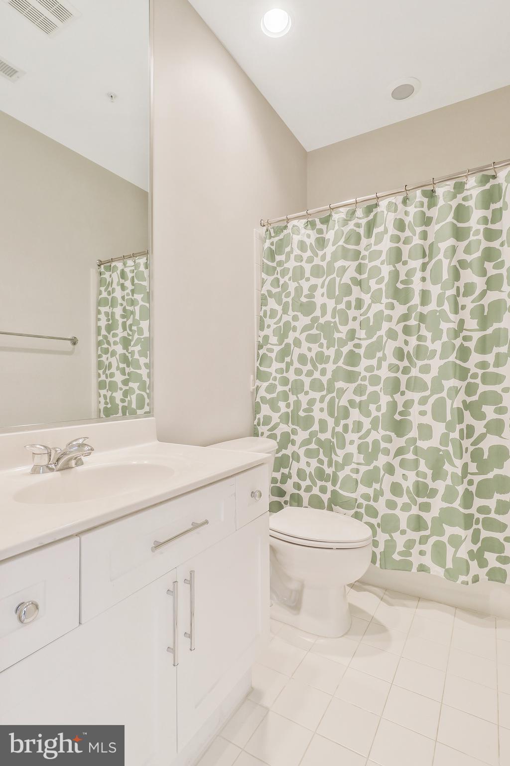 BROMPTONS AT CHERRYDALE - Residential Lease