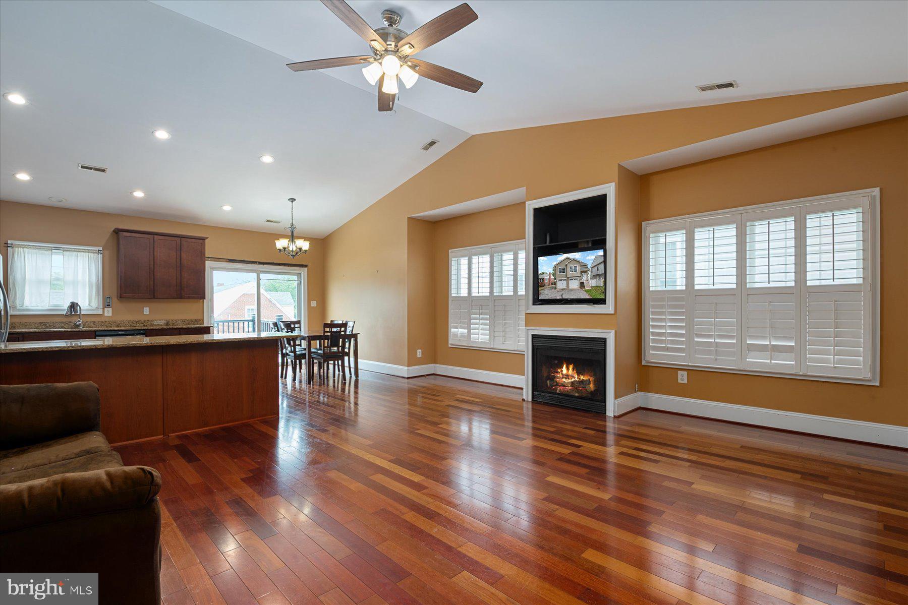 RIVIERA BEACH - Residential