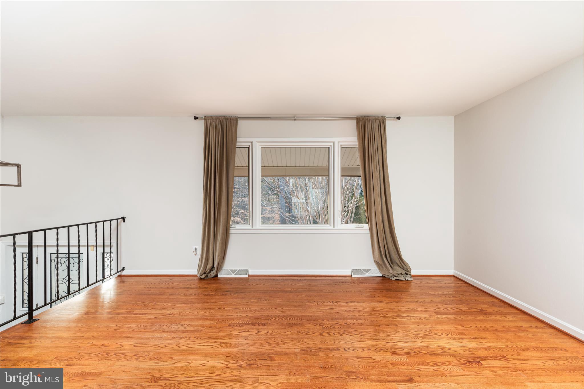 WATERFALL - Residential