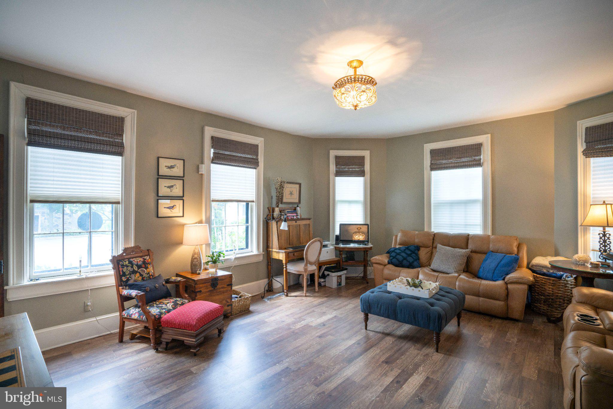 223 W CURTIN STREET