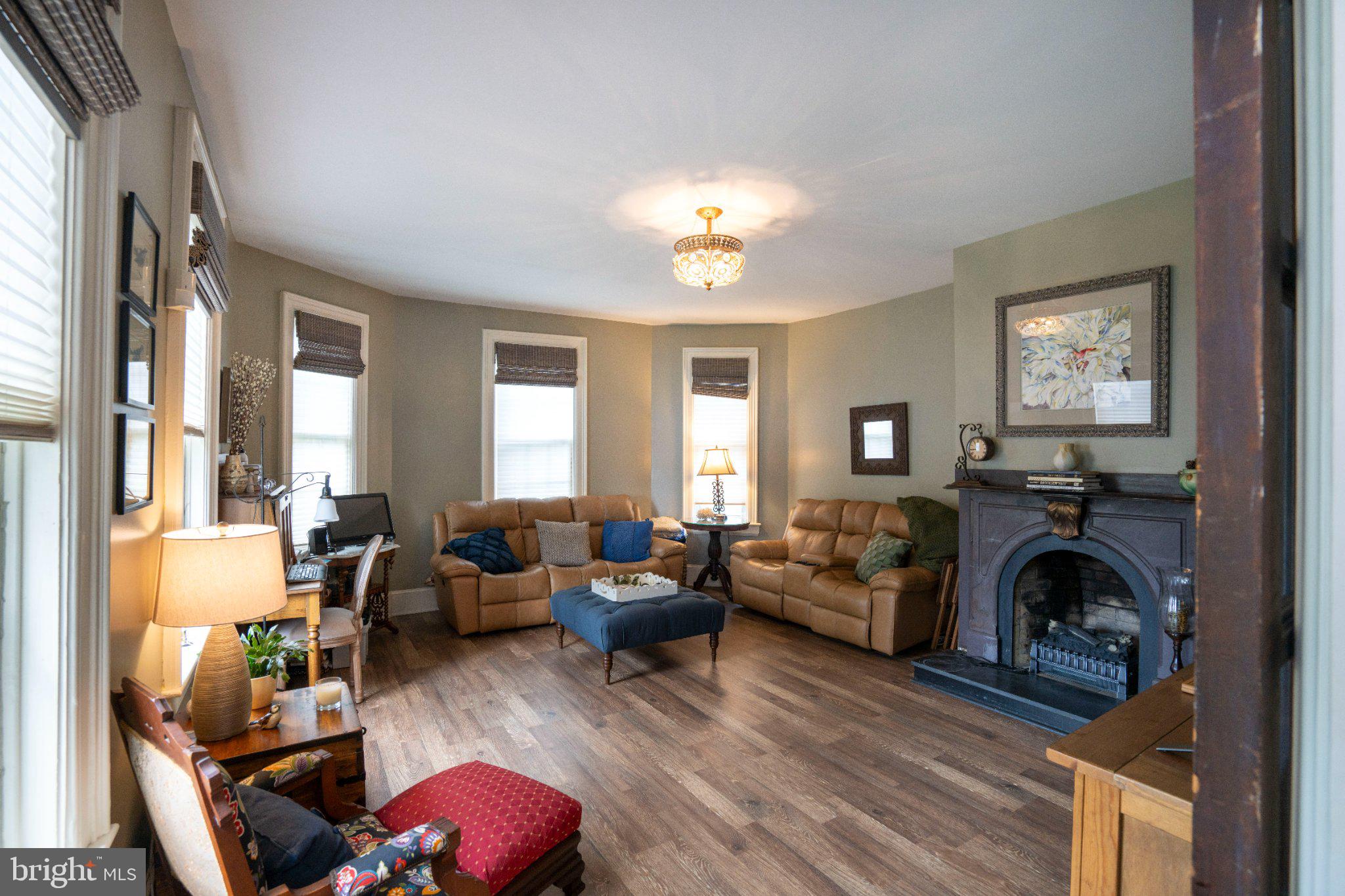 223 W CURTIN STREET