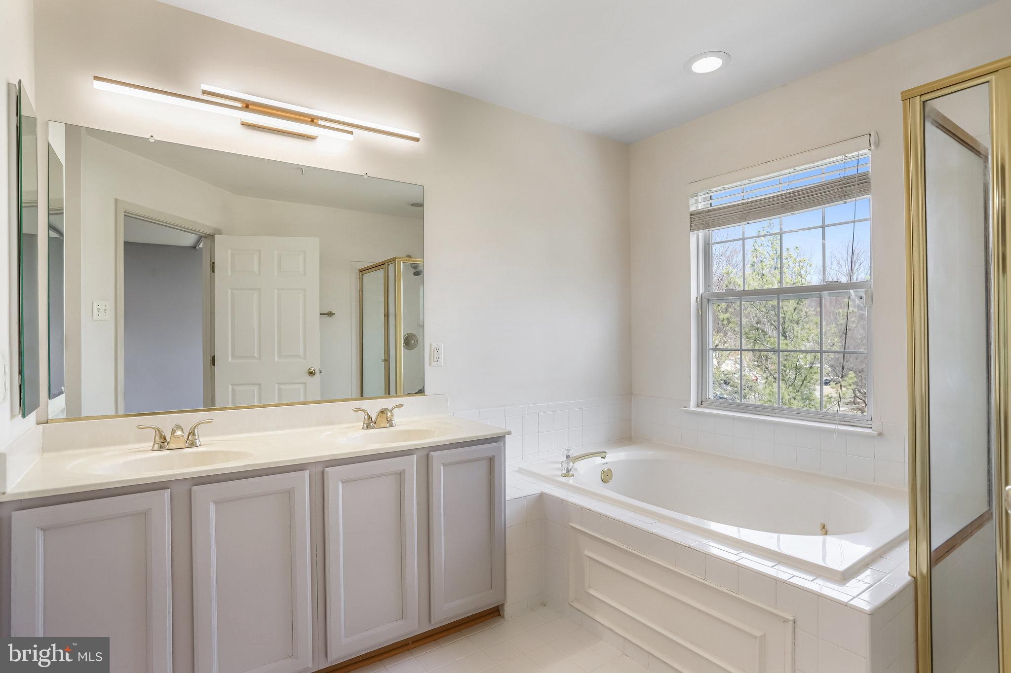 KINGSVIEW RIDGE - Residential