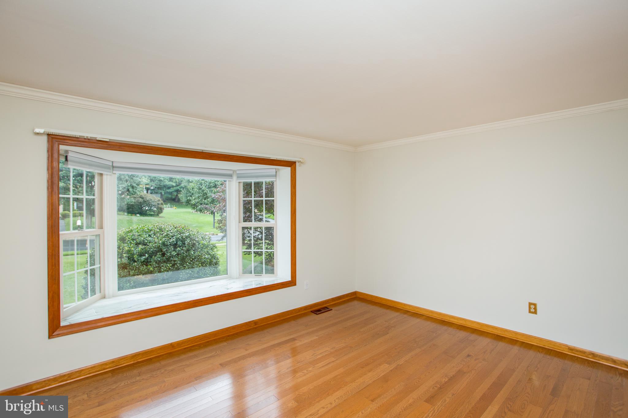 56 JASEN DRIVE