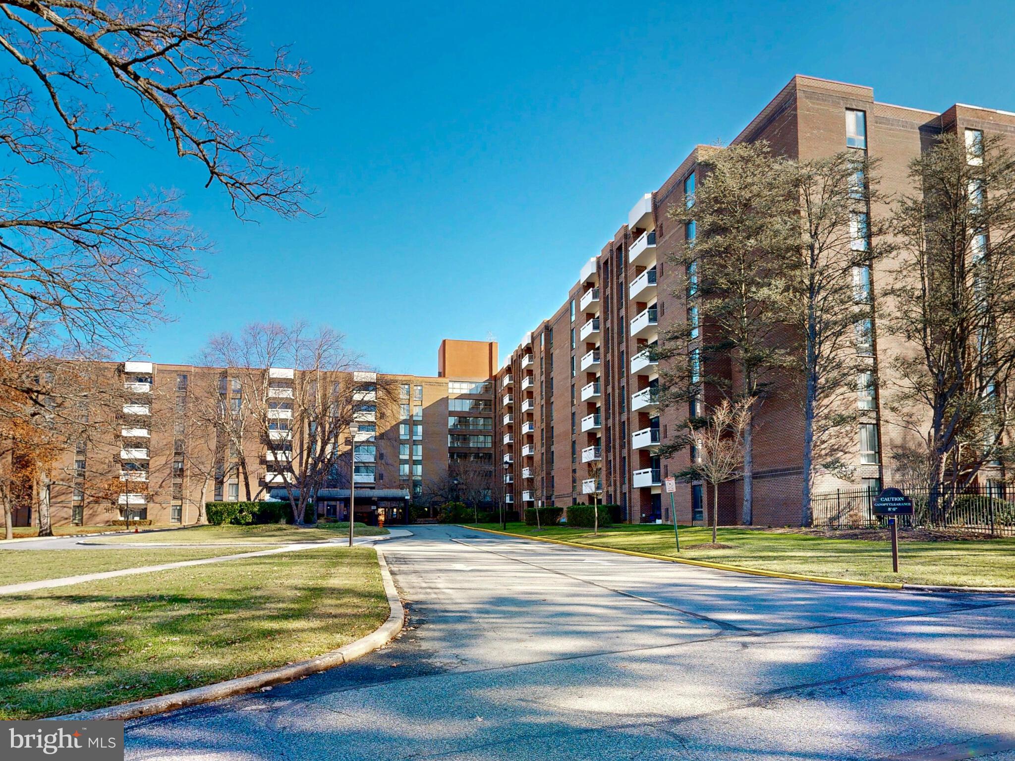 SUBURBAN OAKS - Residential