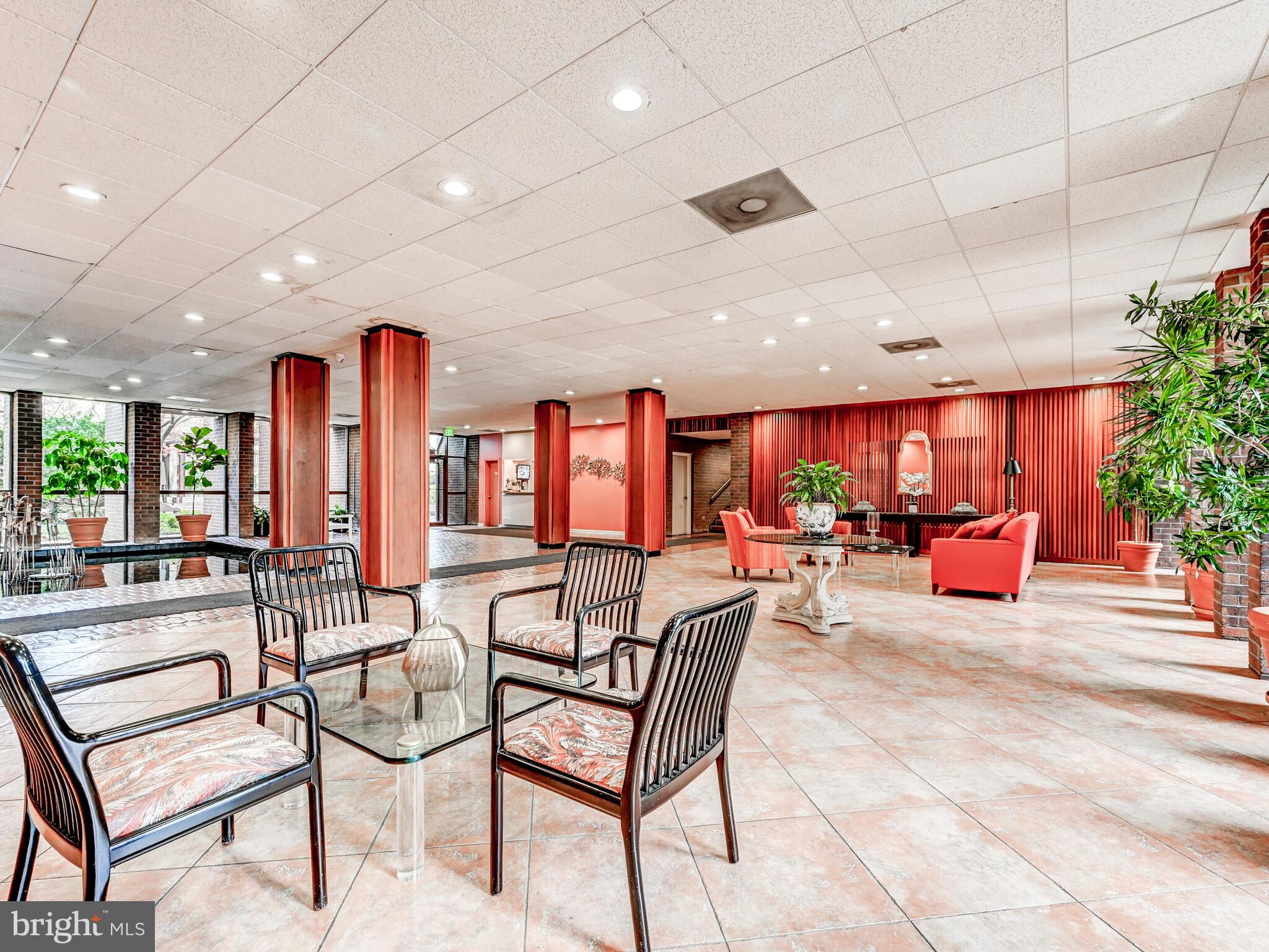 SUBURBAN OAKS - Residential