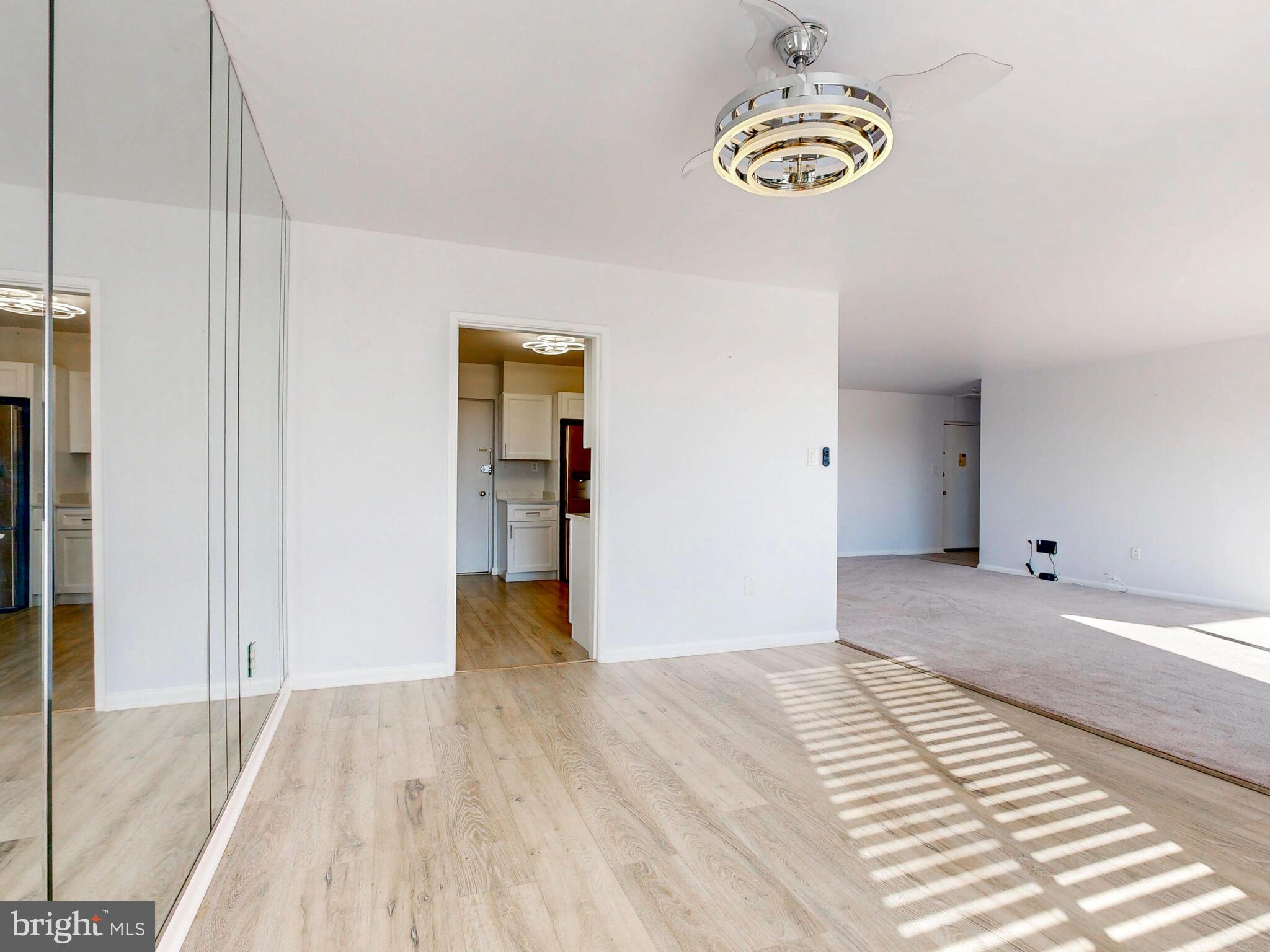 SUBURBAN OAKS - Residential