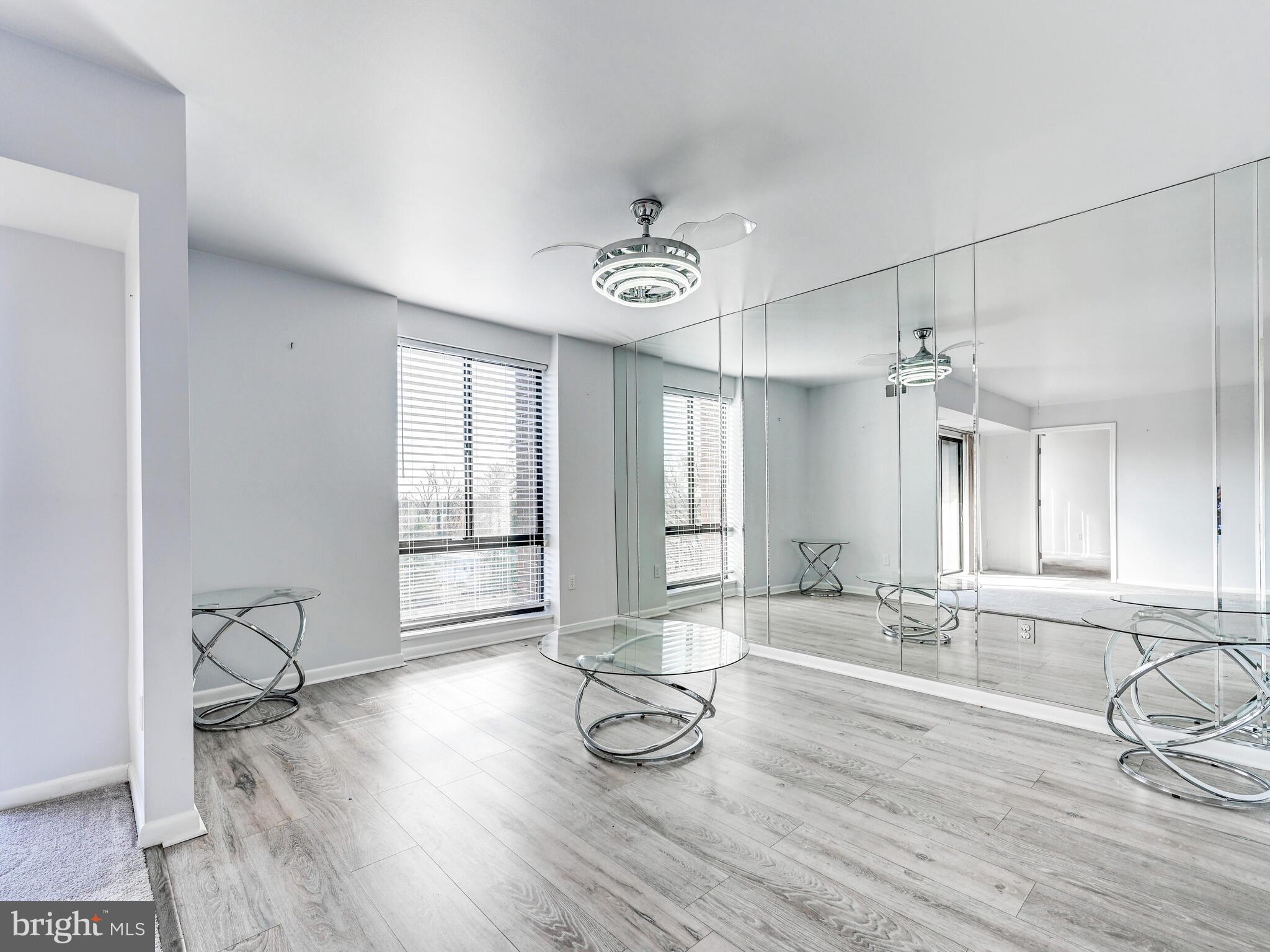 SUBURBAN OAKS - Residential