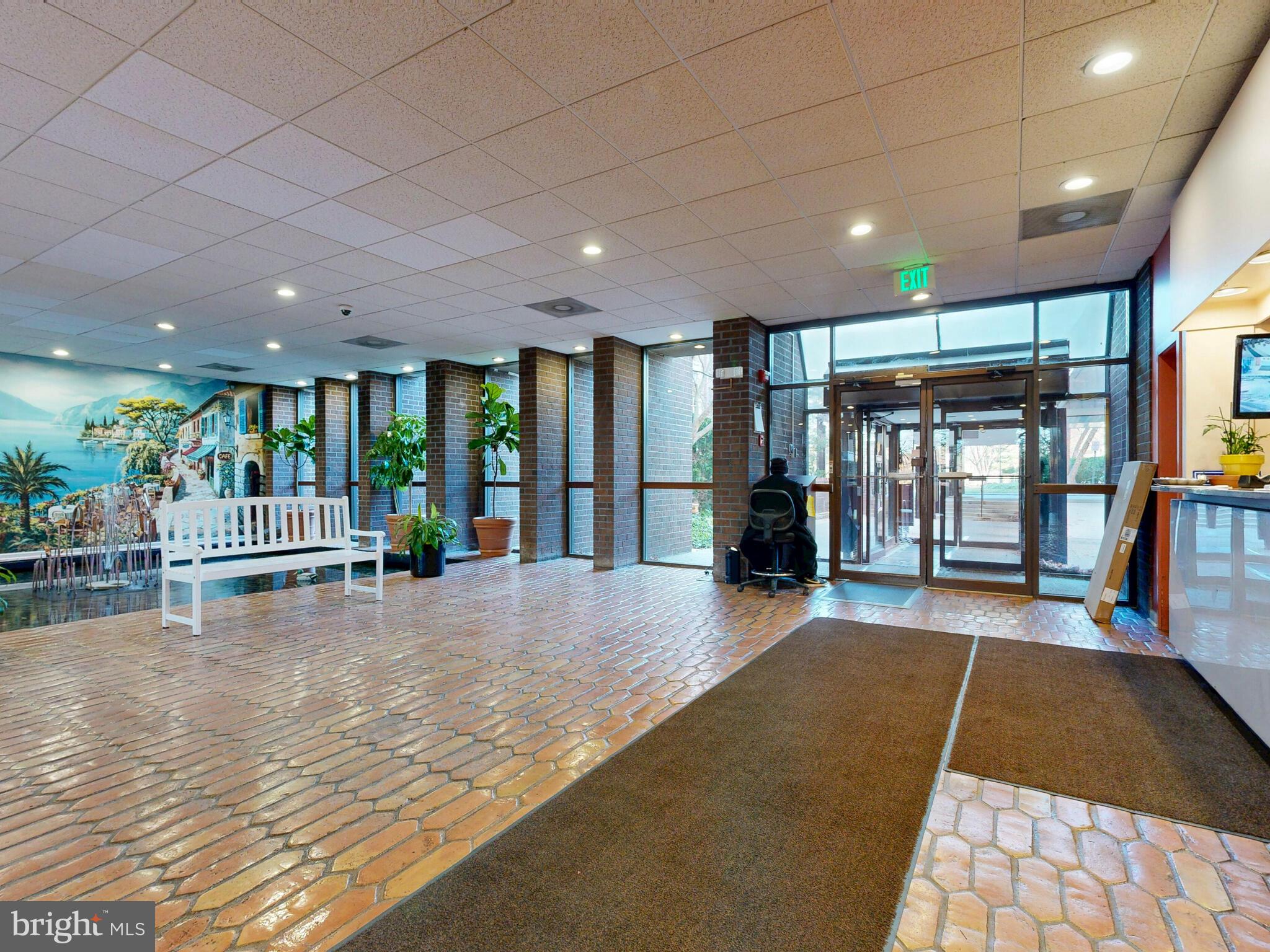 SUBURBAN OAKS - Residential