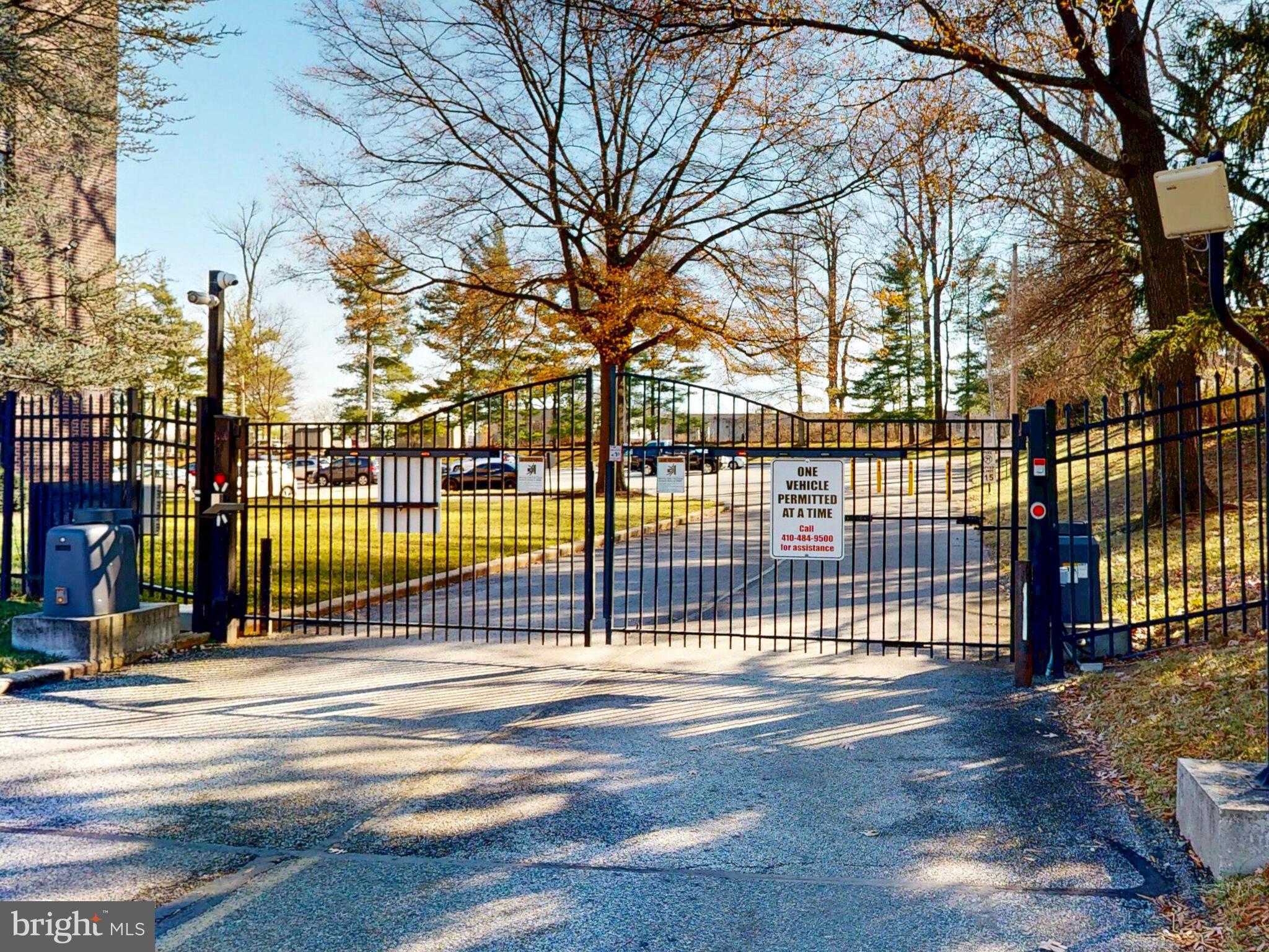 SUBURBAN OAKS - Residential