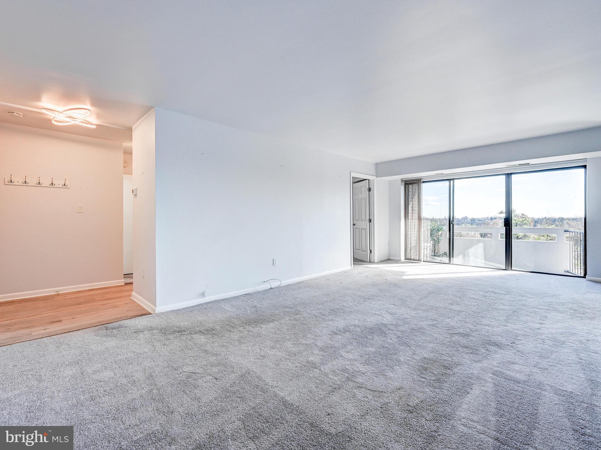 SUBURBAN OAKS - Residential